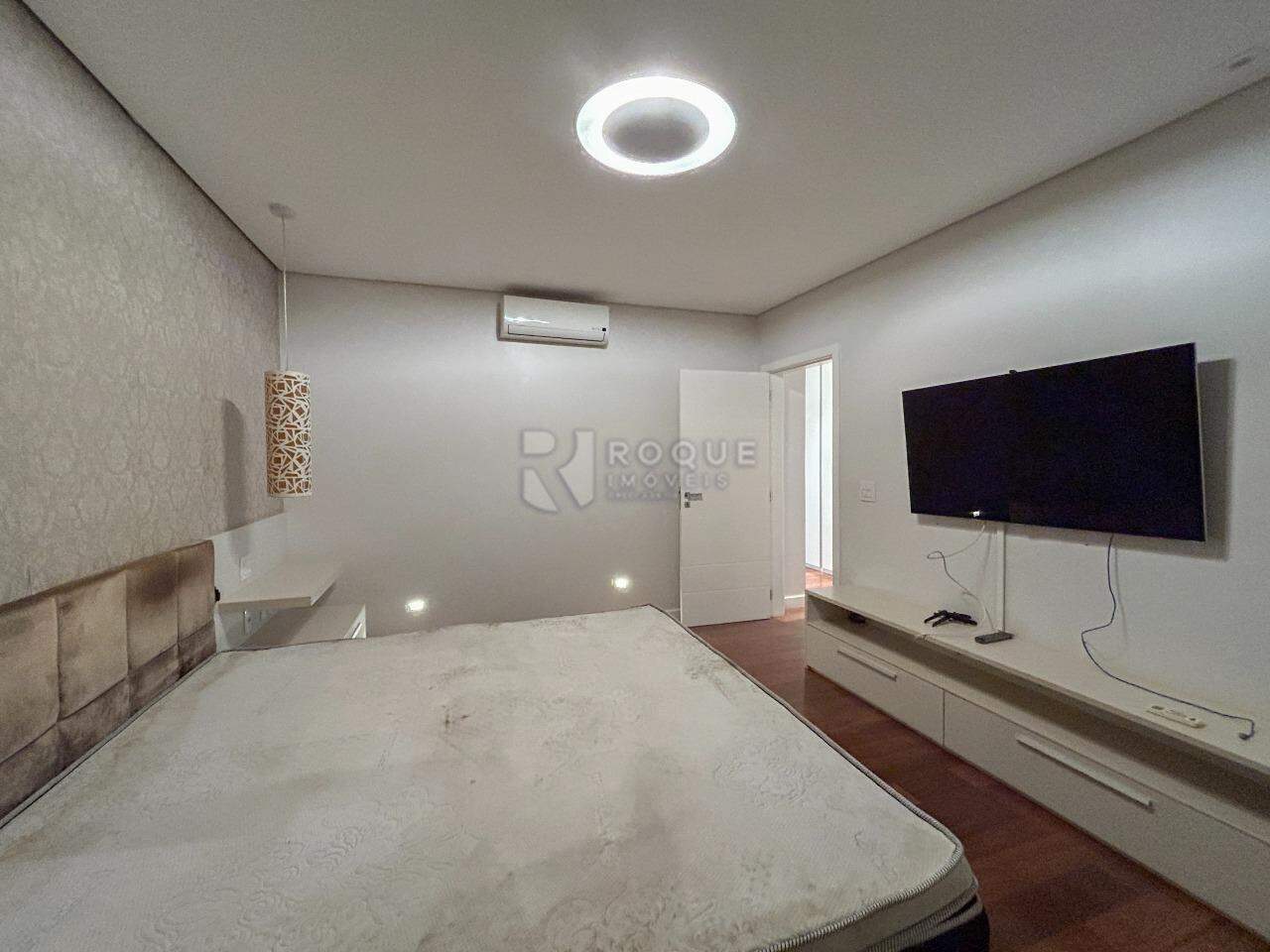 Casa em condomínio para aluguel no bairro Residencial Casalbuono: Dormitório 3 suíte segundo andar