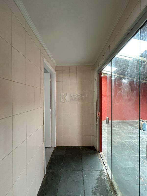 Casa Residencial para aluguel no bairro Jardim Rossi: Hall 