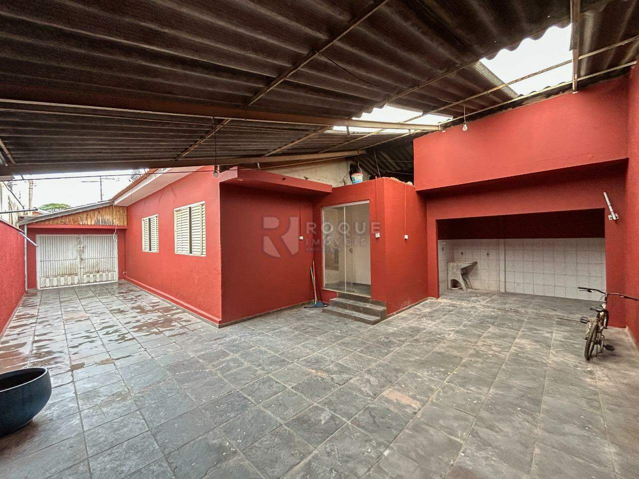Casa Residencial para aluguel no bairro Jardim Rossi: Garagem 