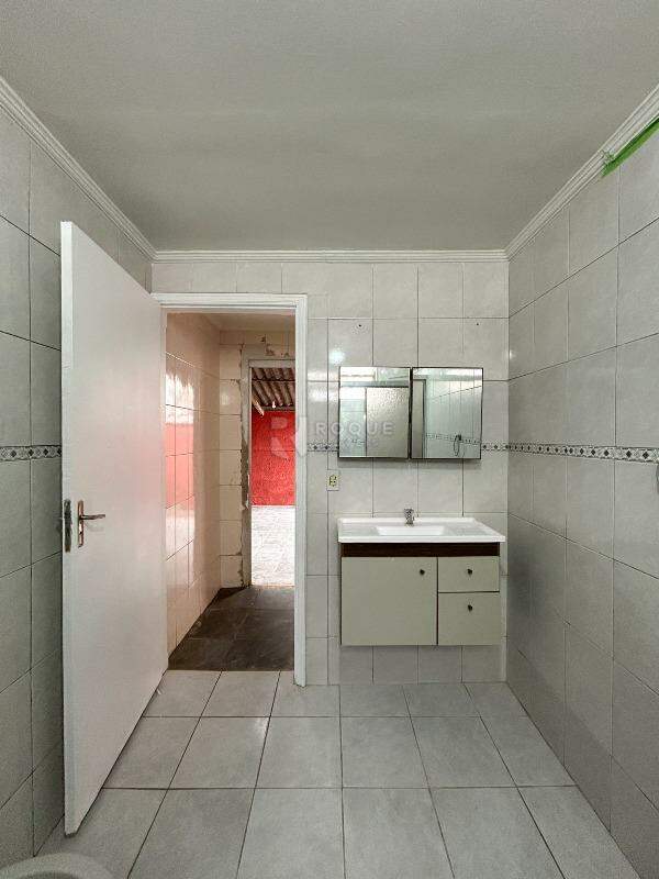 Casa Residencial para aluguel no bairro Jardim Rossi: WC social 