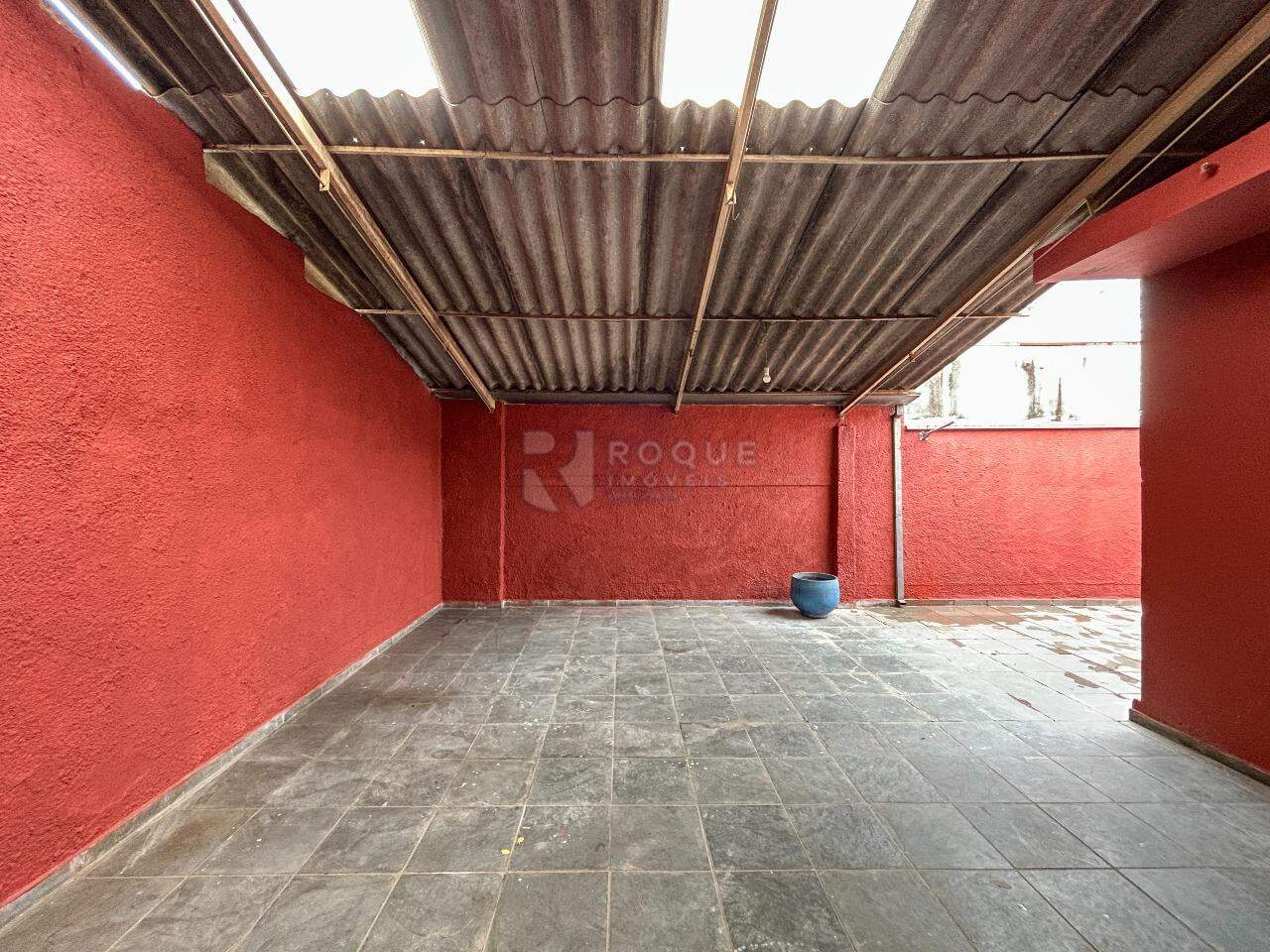 Casa Residencial para aluguel no bairro Jardim Rossi: Garagem 