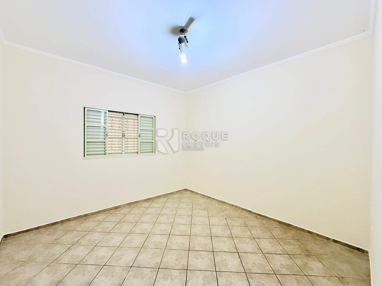 Casa Residencial à venda no bairro Jardim Residencial Guimarães: Dormitório 01