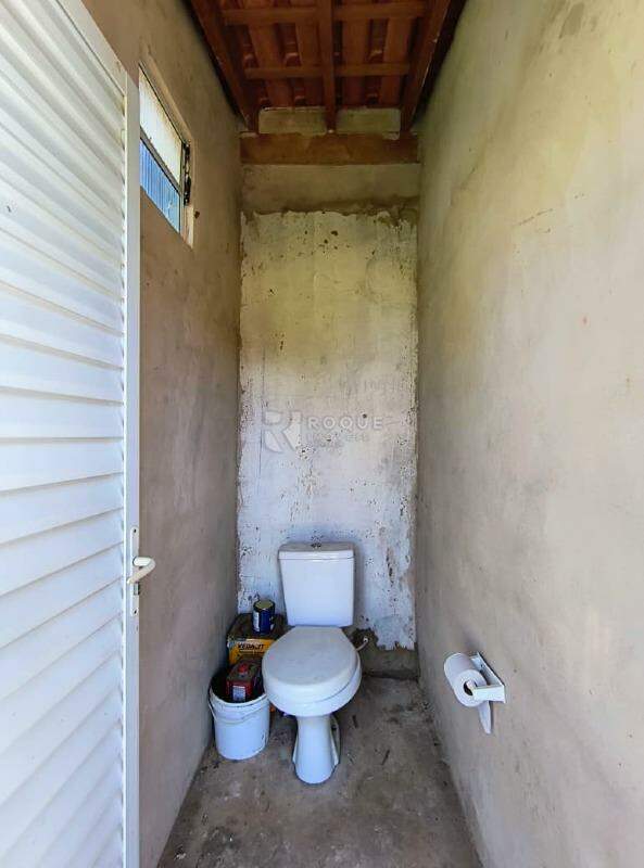 Chácara para aluguel no bairro Graminha: Wc social externo 02