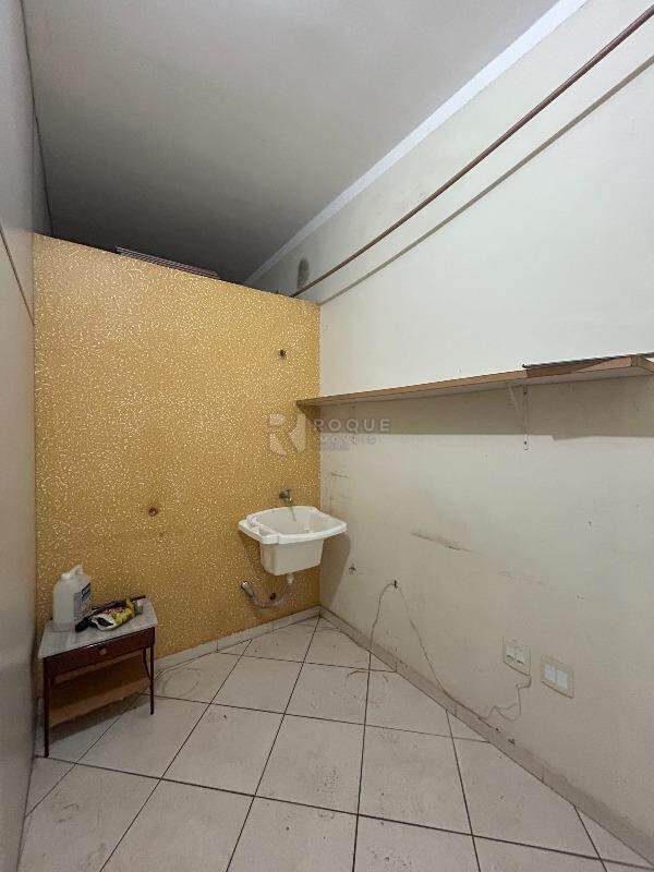Salas/Conjuntos para aluguel no bairro Jardim Residencial Recanto Alvorada: Área de serviço 