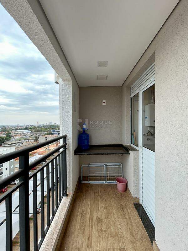 Apartamento para aluguel no bairro Jardim Santa Adélia: Sacada