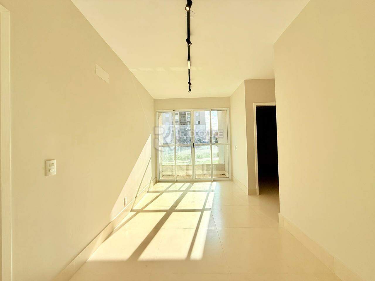 Apartamento à venda no bairro Vale das Esmeraldas: Sala