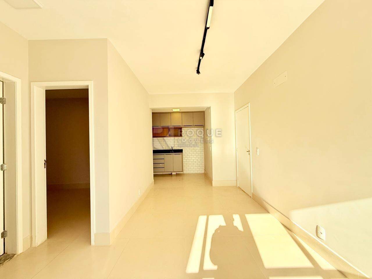 Apartamento à venda no bairro Vale das Esmeraldas: Sala