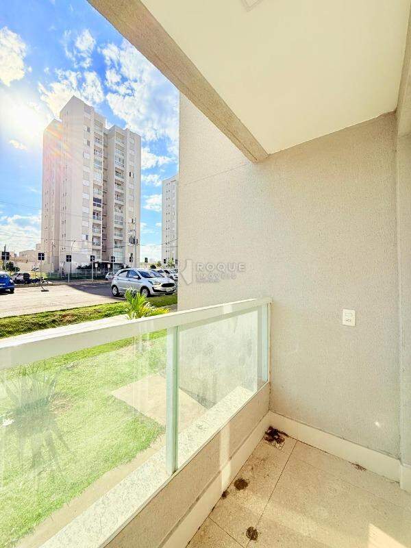 Apartamento à venda no bairro Vale das Esmeraldas: Sacada