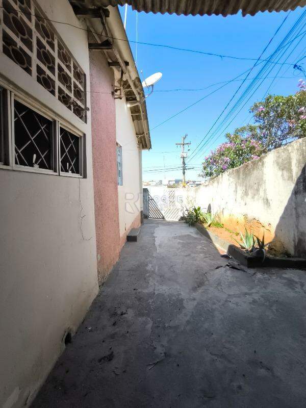Casa Residencial à venda no bairro Jardim Vista Alegre: QUINTAL