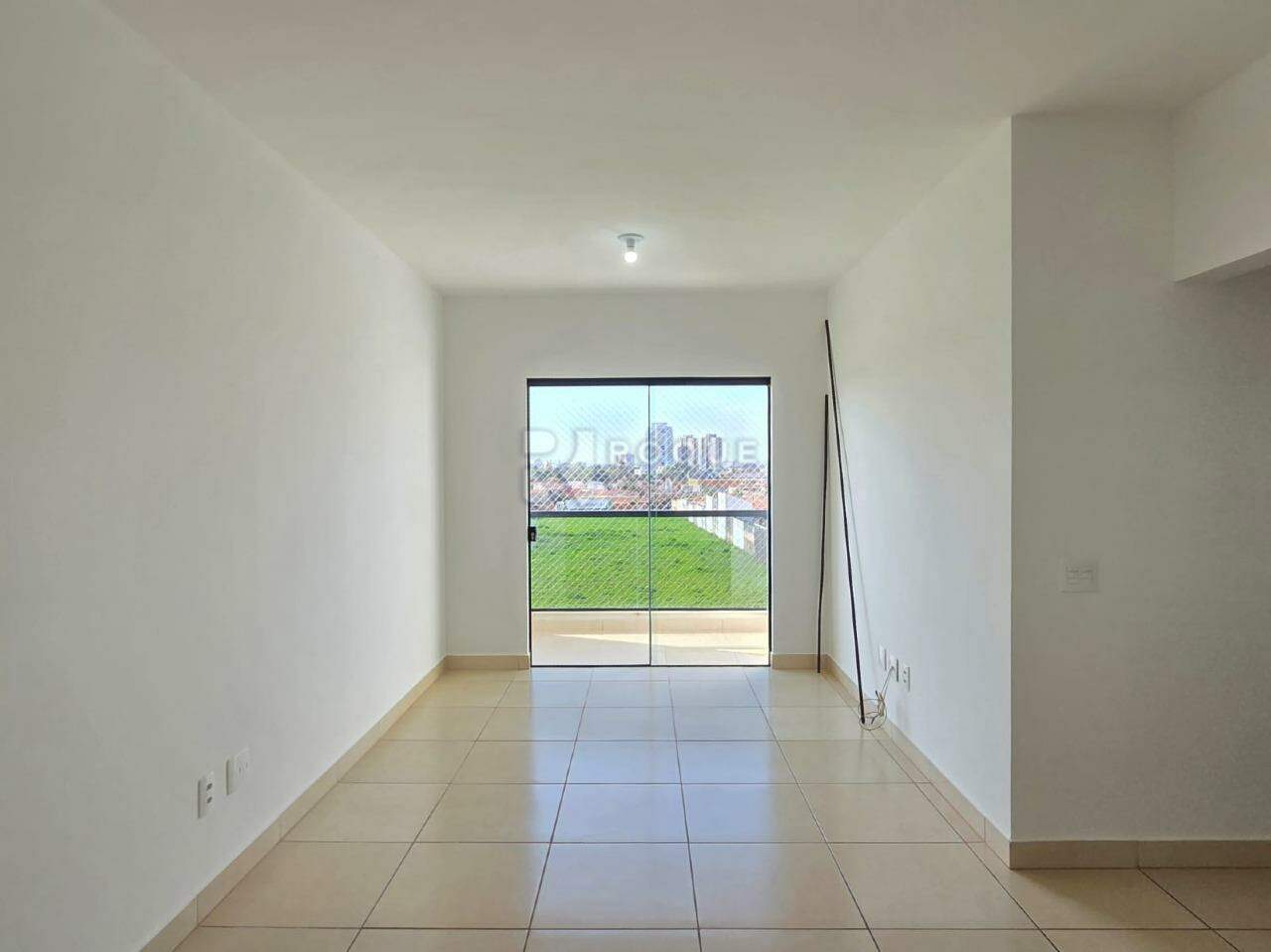 Apartamento à venda no bairro Jardim Ouro Verde: Sala