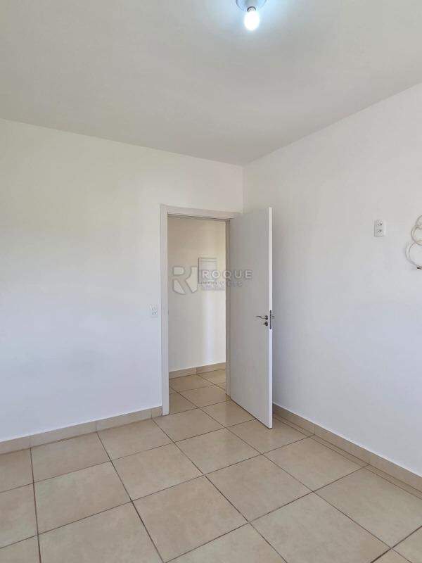Apartamento à venda no bairro Jardim Ouro Verde: Dormitório 2