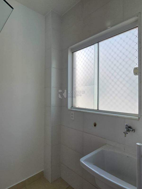 Apartamento à venda no bairro Jardim Ouro Verde: Área de serviço