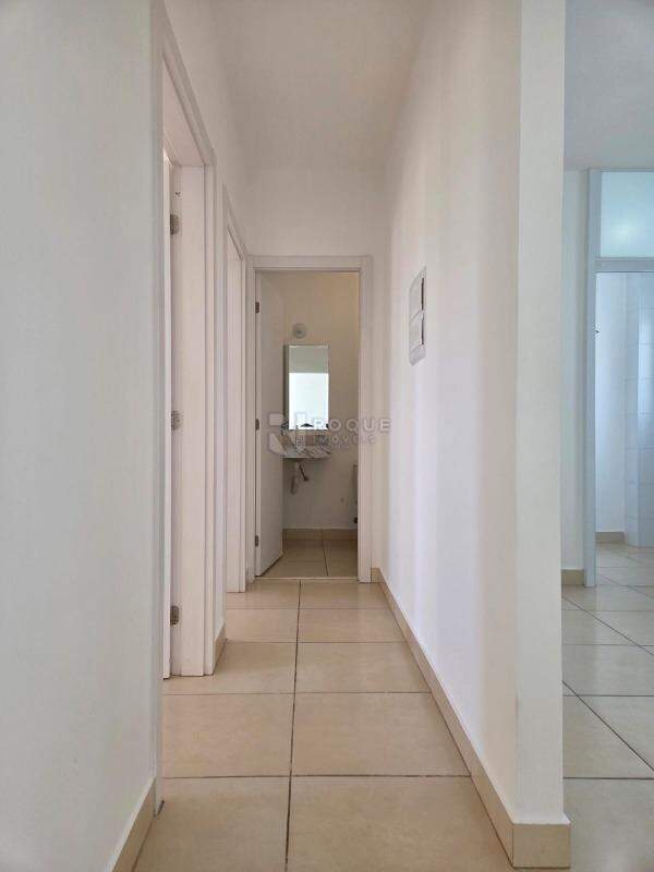 Apartamento à venda no bairro Jardim Ouro Verde: Hall