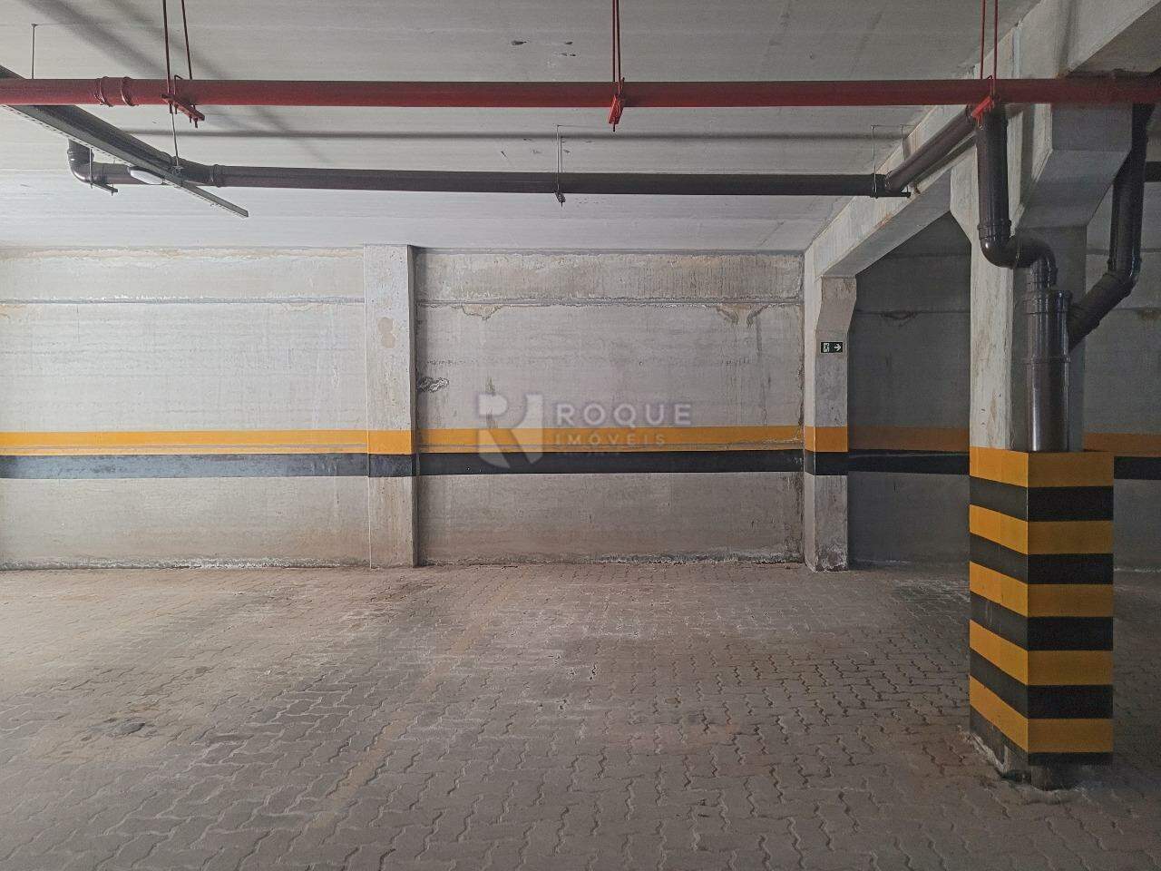 Apartamento à venda no bairro Graminha: Vaga de garagem