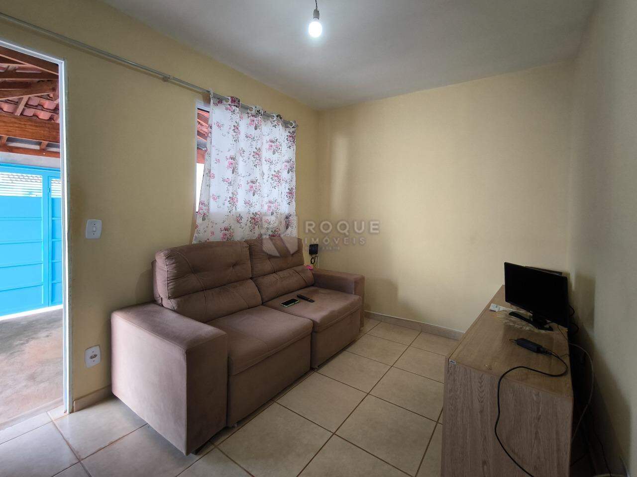 Casa Residencial à venda no bairro Jardim Niza Azevedo Calice: SALA DE ESTAR