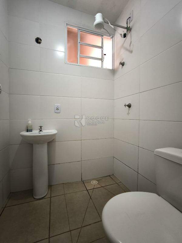 Casa Residencial à venda no bairro Jardim Niza Azevedo Calice: BANHEIRO SOCIAL