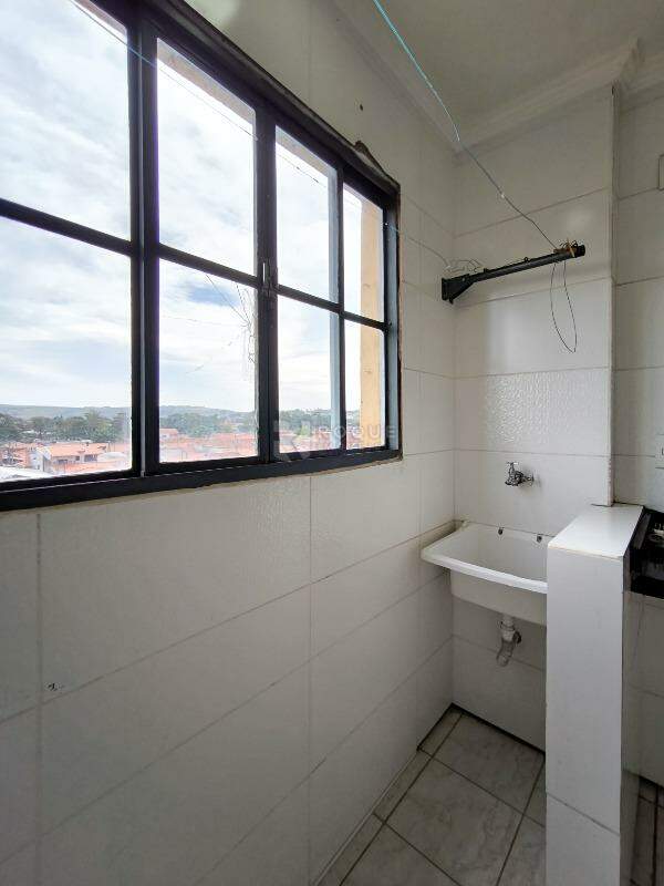 Apartamento para aluguel no bairro Parque Residencial Abílio Pedro: LAVANDERIA