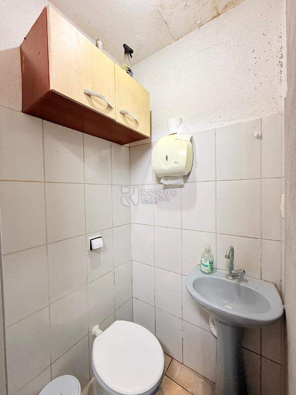 Salão para aluguel no bairro Jardim Barão de Souza Queiroz: WC 01