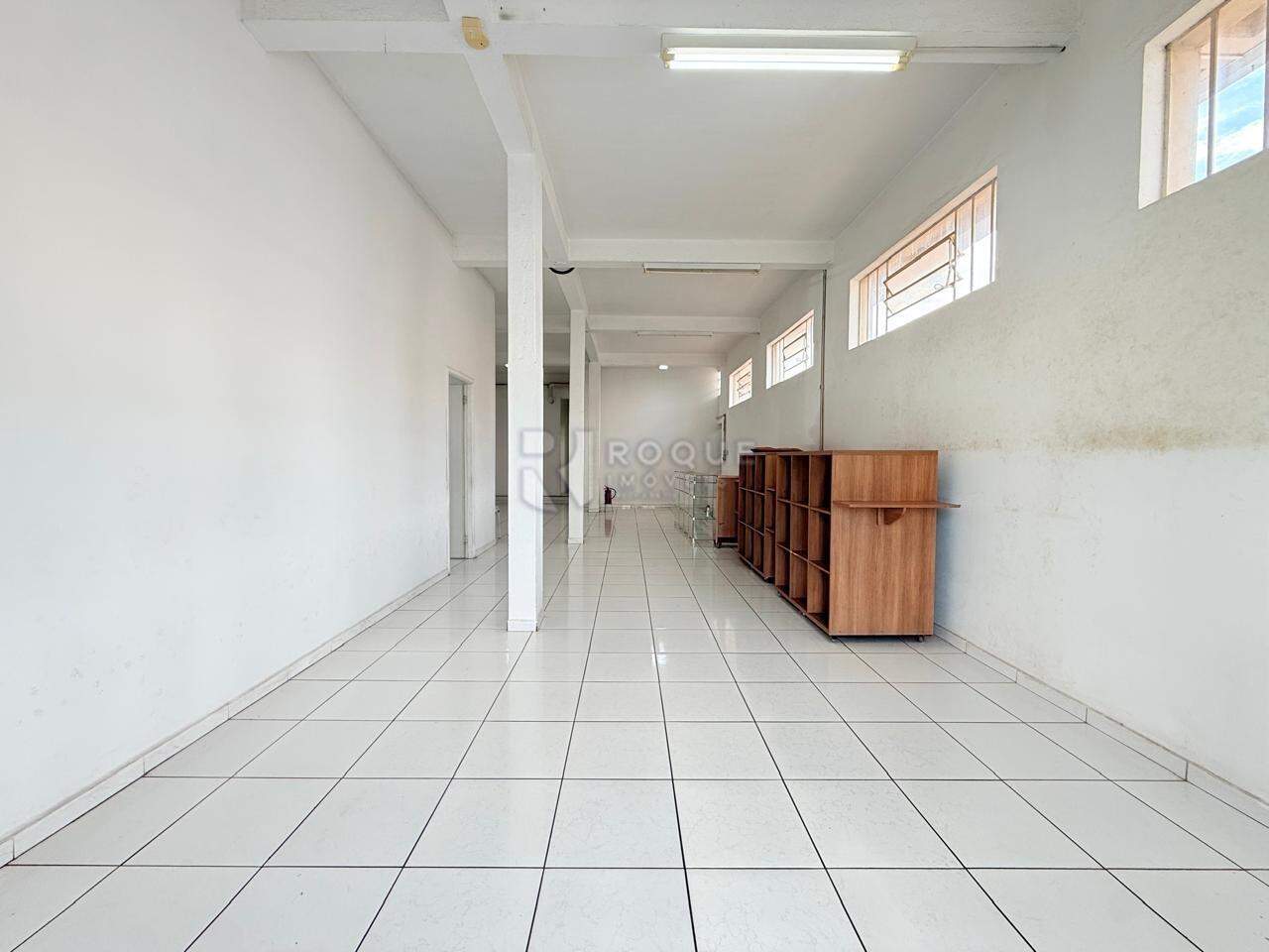 Salão para aluguel no bairro Jardim Barão de Souza Queiroz: Salão