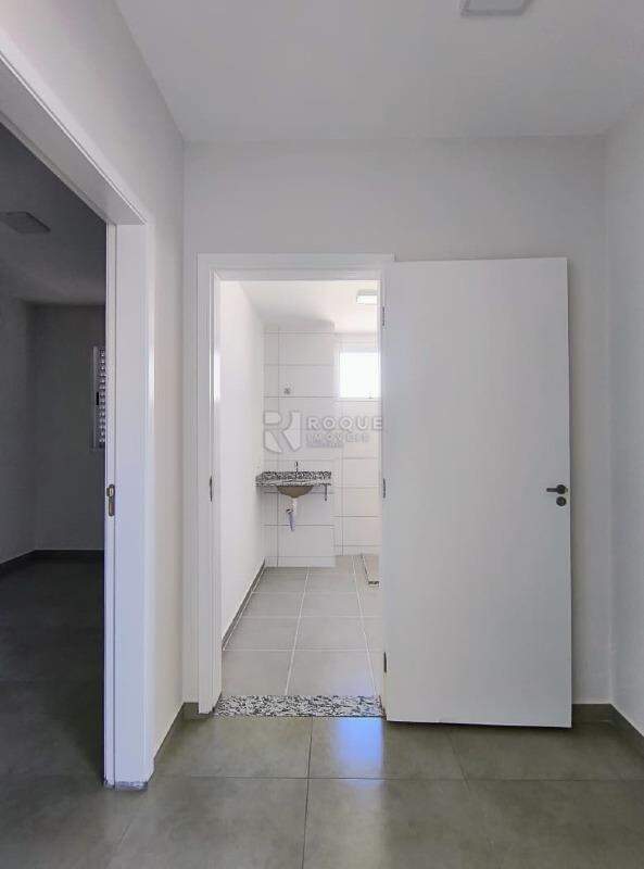 Apartamento para aluguel no bairro Vale das Esmeraldas: Hall