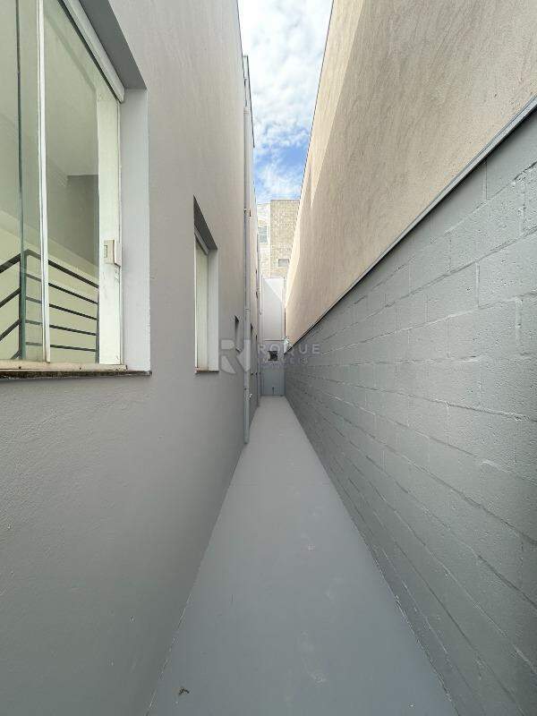 Barracão/Galpão para aluguel no bairro Jardim Porto Real IV: Corredor 