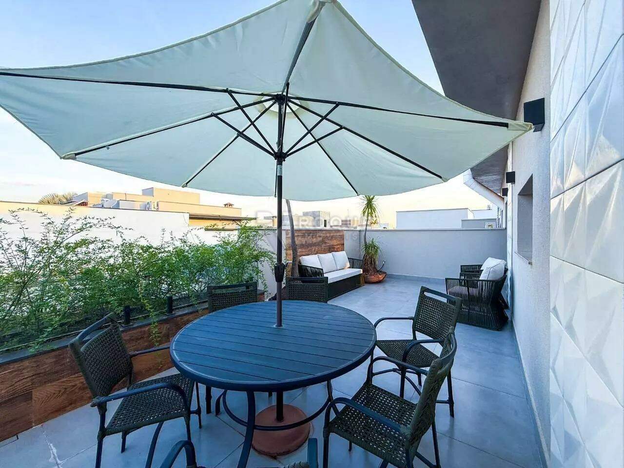 Casa em condomínio à venda no bairro Vale das Oliveiras: 