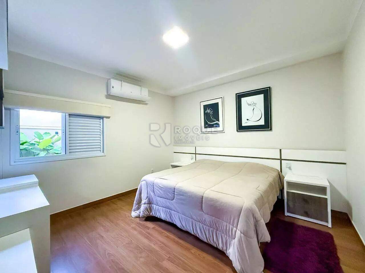 Casa em condomínio à venda no bairro Vale das Oliveiras: 