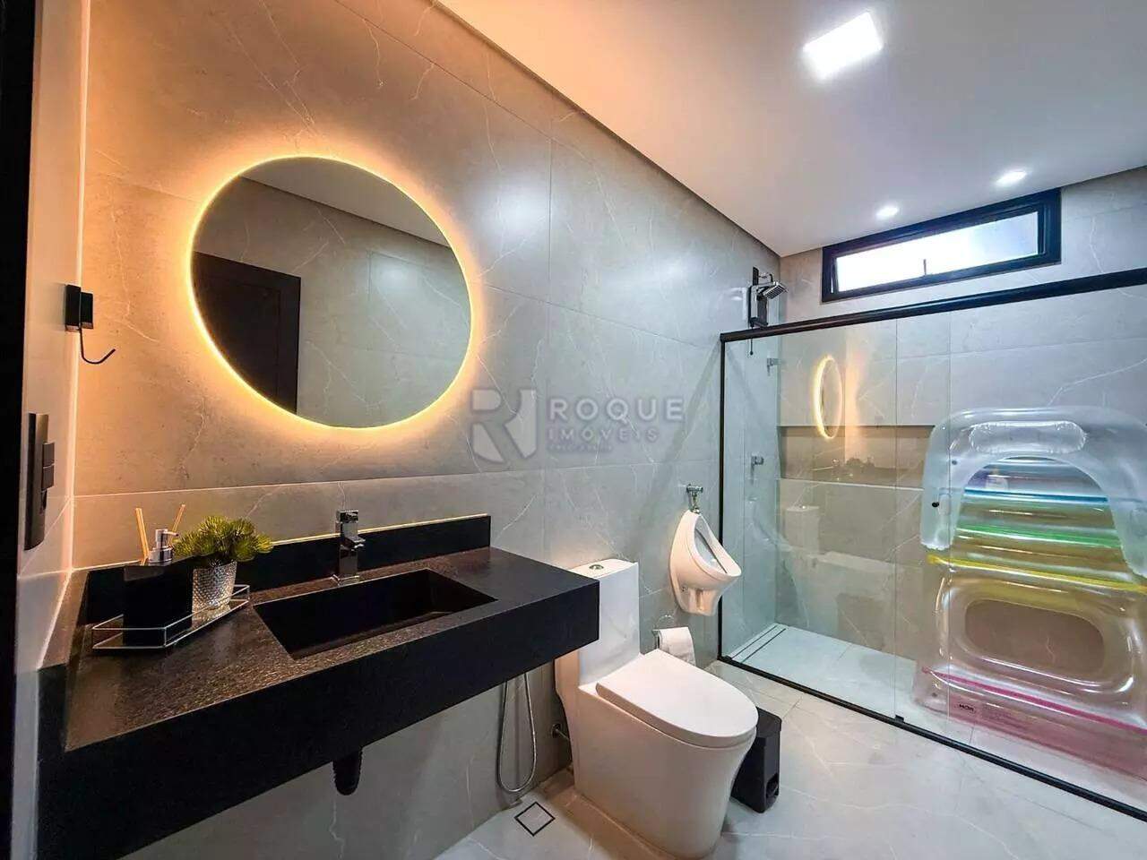 Casa em condomínio à venda no bairro Vale das Oliveiras: 