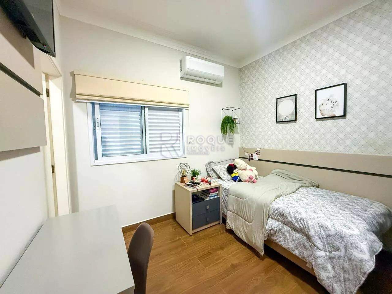 Casa em condomínio à venda no bairro Vale das Oliveiras: 