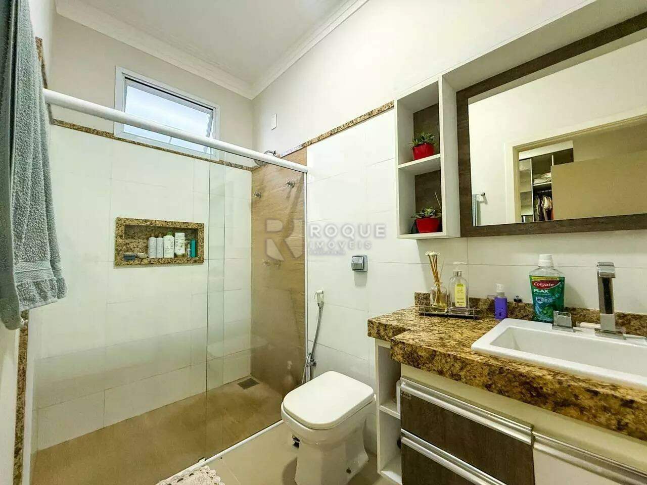 Casa em condomínio à venda no bairro Vale das Oliveiras: 