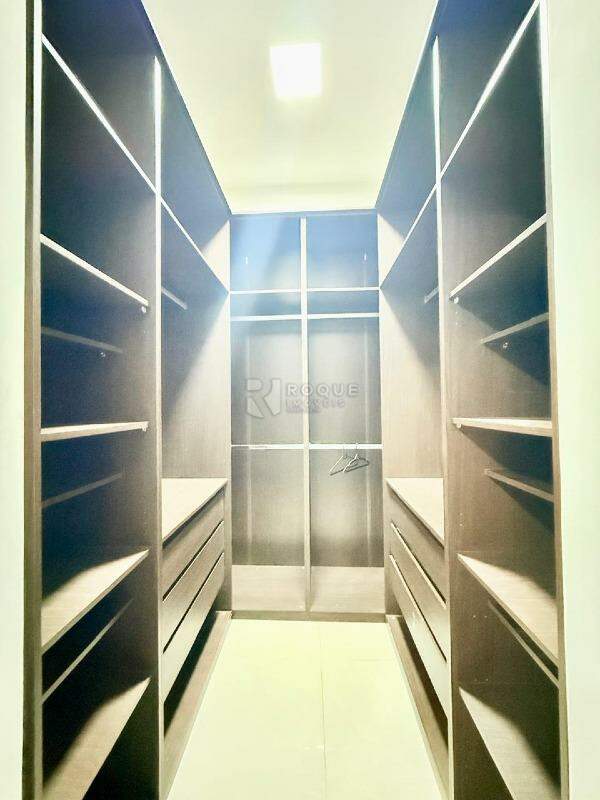 Casa Residencial para aluguel no bairro Residencial Palmeira Real: Closet Suíte