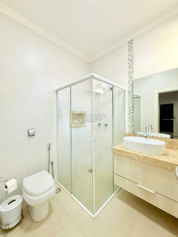 Casa Residencial para aluguel no bairro Residencial Palmeira Real: Wc 02 Suíte
