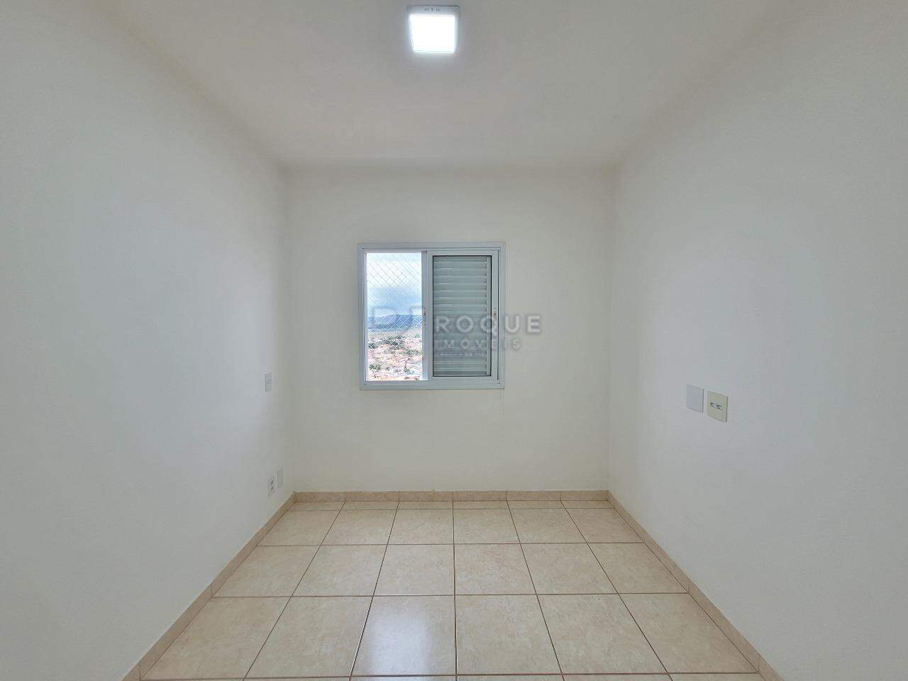 Apartamento para aluguel no bairro Chácaras Antonieta: DORMITÓRIO 1