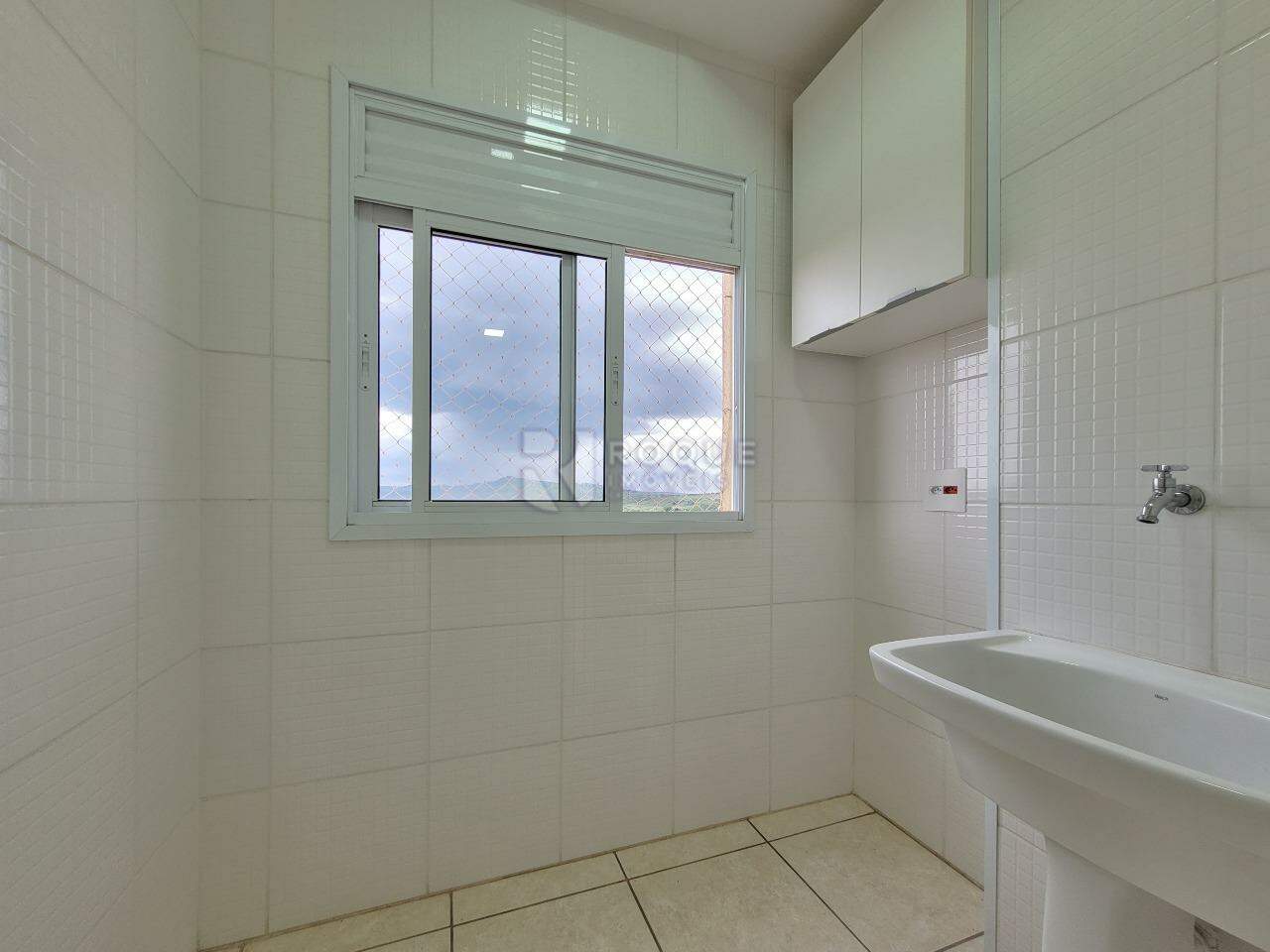 Apartamento para aluguel no bairro Chácaras Antonieta: LAVANDERIA