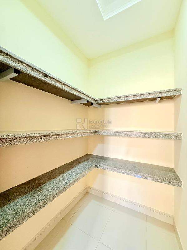 Casa em condomínio para aluguel no bairro Jardim Nossa Senhora do Amparo: Despensa