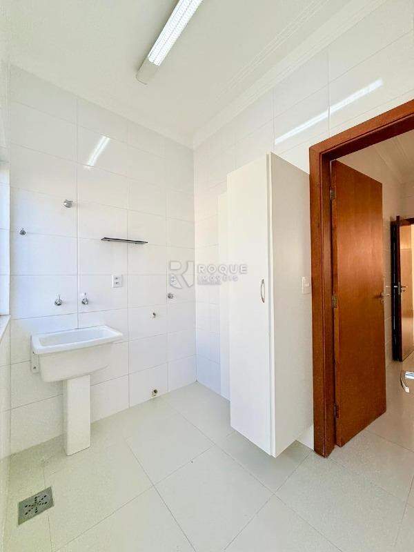Casa em condomínio para aluguel no bairro Jardim Nossa Senhora do Amparo: Lavanderia