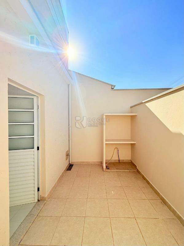 Casa em condomínio para aluguel no bairro Jardim Nossa Senhora do Amparo: Quintal