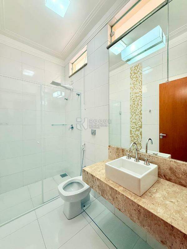Casa em condomínio para aluguel no bairro Jardim Nossa Senhora do Amparo: Wc 02 Súite