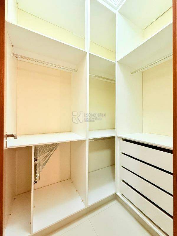 Casa em condomínio para aluguel no bairro Jardim Nossa Senhora do Amparo: Closet Súite