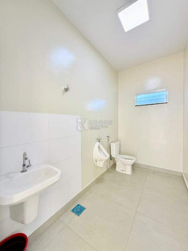 Salão para aluguel no bairro Residencial Santa Clara: Wc Social