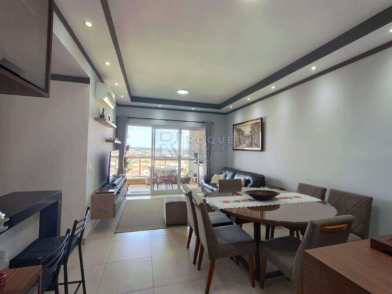 Apartamento à venda no bairro Vila Cristovam: 