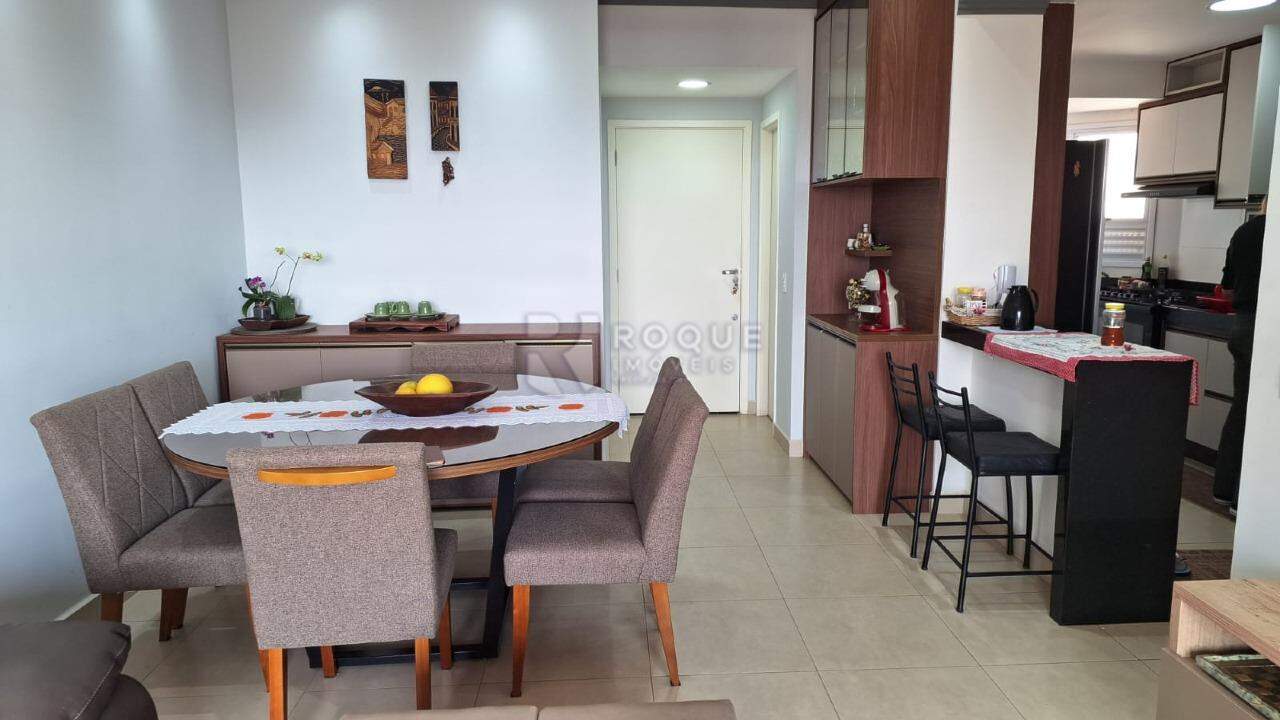 Apartamento à venda no bairro Vila Cristovam: 