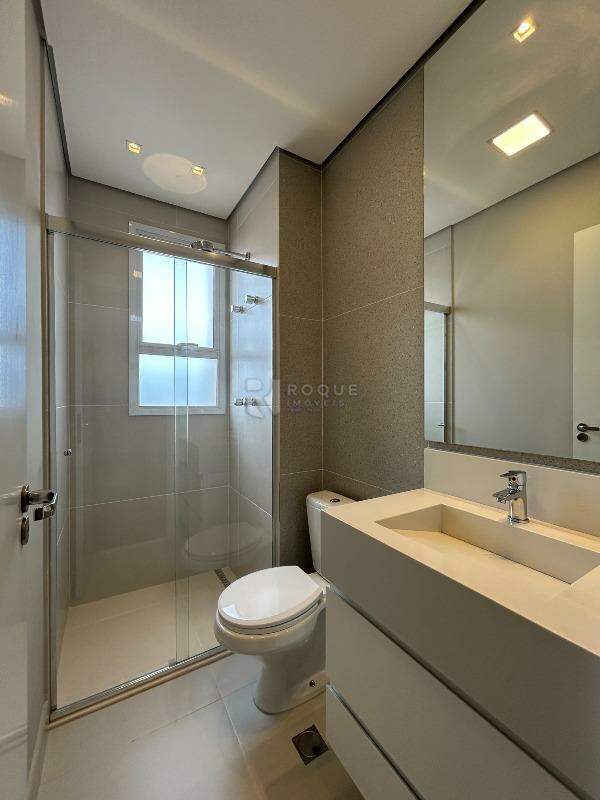 Apartamento para aluguel no bairro Jardim Aquárius: WC Suíte 3