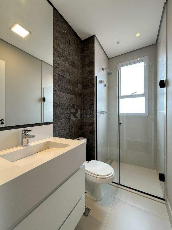 Apartamento para aluguel no bairro Jardim Aquárius: WC Suíte 2