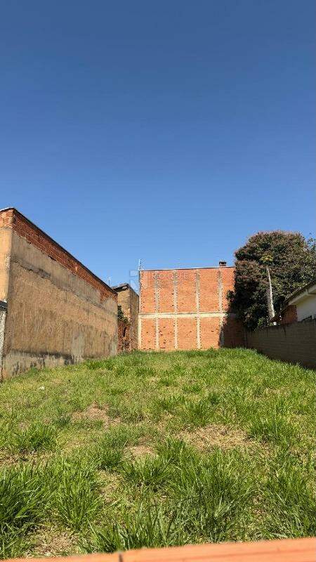 Terreno à venda no bairro Jardim Ipiranga: 