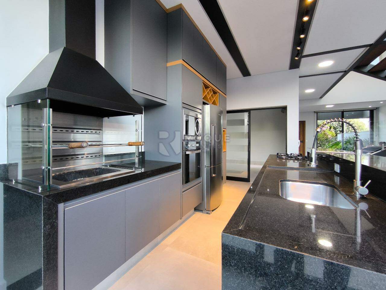 Casa em condomínio à venda no bairro Residencial Margarida de Holstein: COZINHA GOURMET