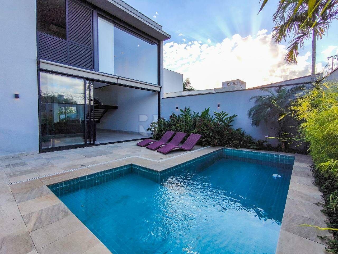 Casa em condomínio à venda no bairro Residencial Margarida de Holstein: PISCINA