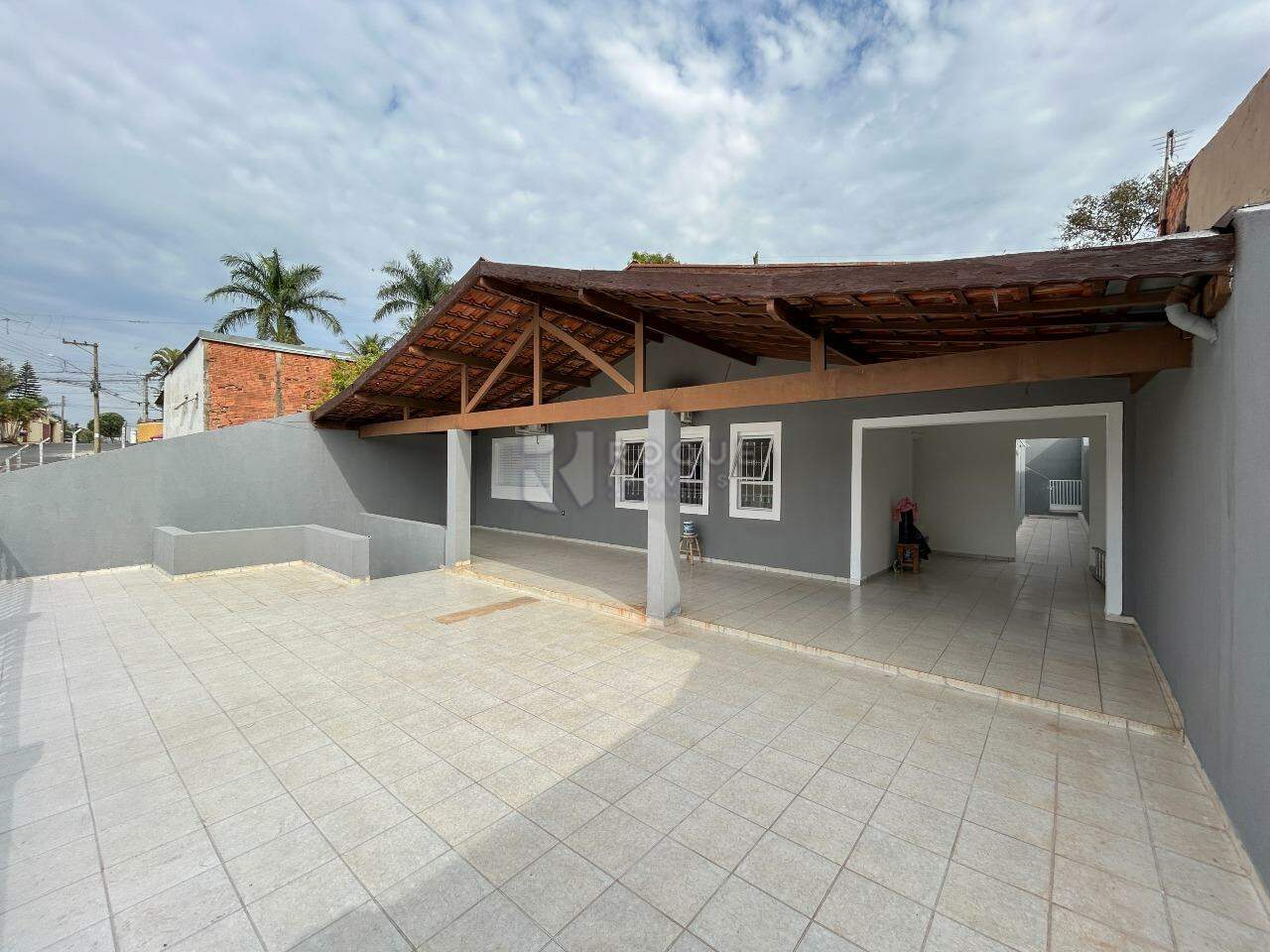 Casa Residencial para aluguel no bairro Vila Queiroz: Frente