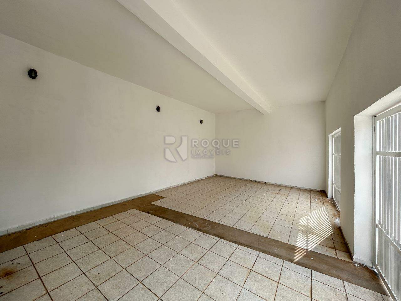 Casa Residencial para aluguel no bairro Vila Queiroz: Garagem