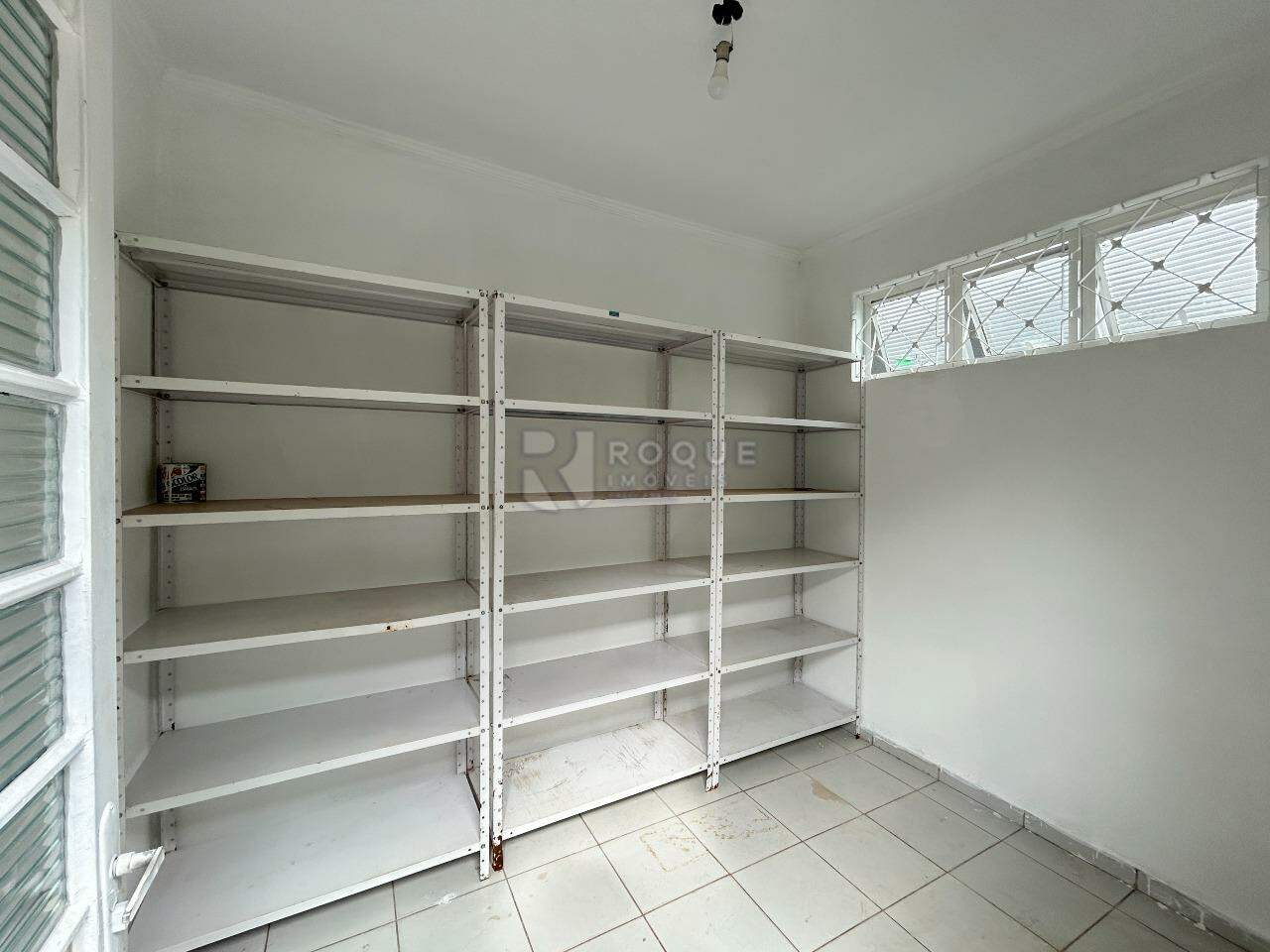 Casa Residencial para aluguel no bairro Vila Queiroz: Despensa